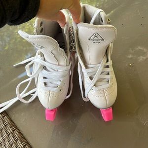 Jackson 450 girls size 12J Ice Skates white very lightly worn.
